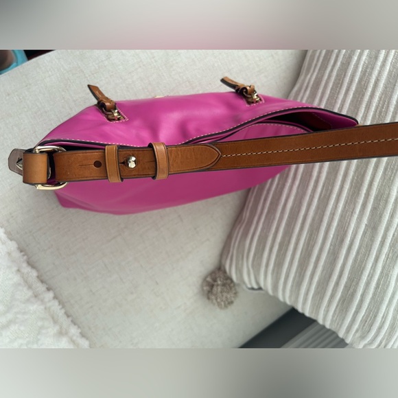 Dooney & Bourke Fuschia hobo bag - Picture 3 of 11